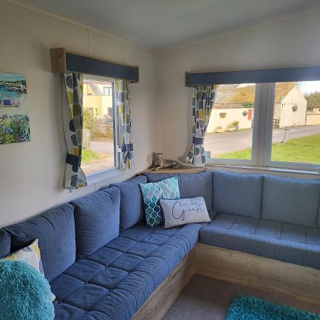 Blackmoor Farm - Caravan 6 Apartment Ludchurch Екстериор снимка