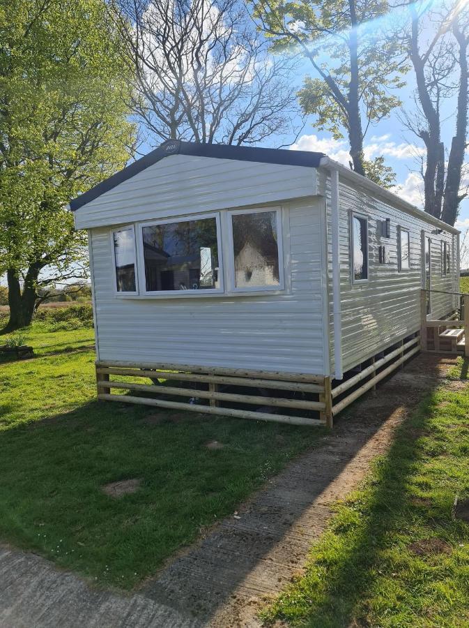 Blackmoor Farm - Caravan 6 Apartment Ludchurch Екстериор снимка