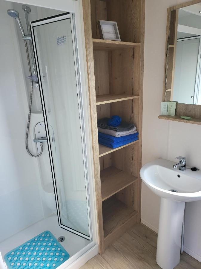 Blackmoor Farm - Caravan 6 Apartment Ludchurch Екстериор снимка